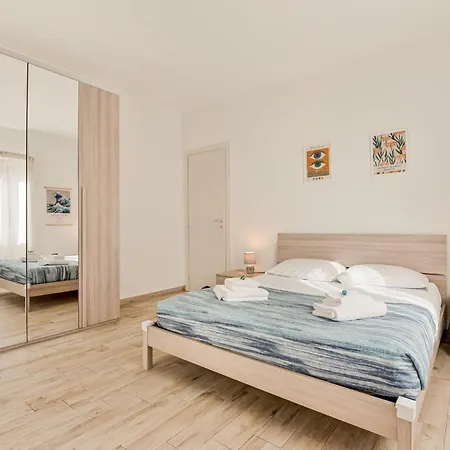 Margot Maison-5terre-near The Station-ac *