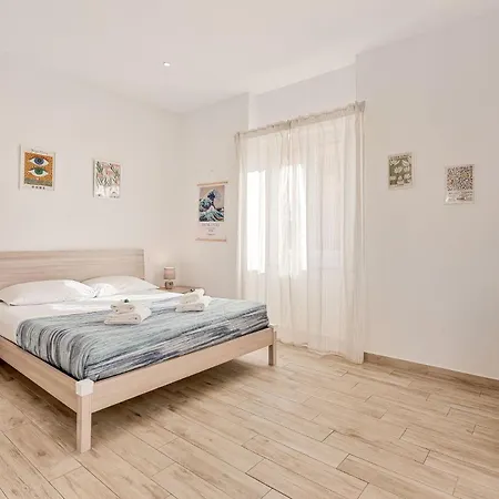 Margot Maison-5terre-near The Station-ac *