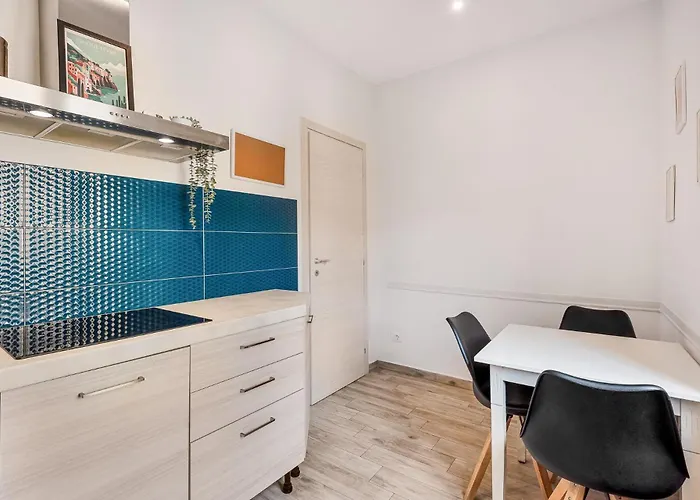 Margot Maison-5terre-near The Station-ac Apartment